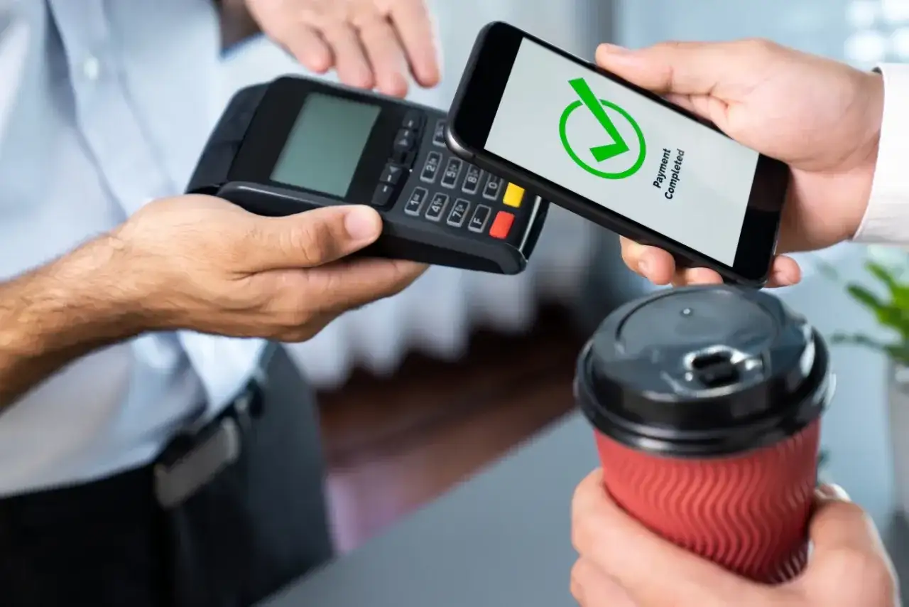 Jak płacić telefonem? Google Pay, Apple Pay i BLIK