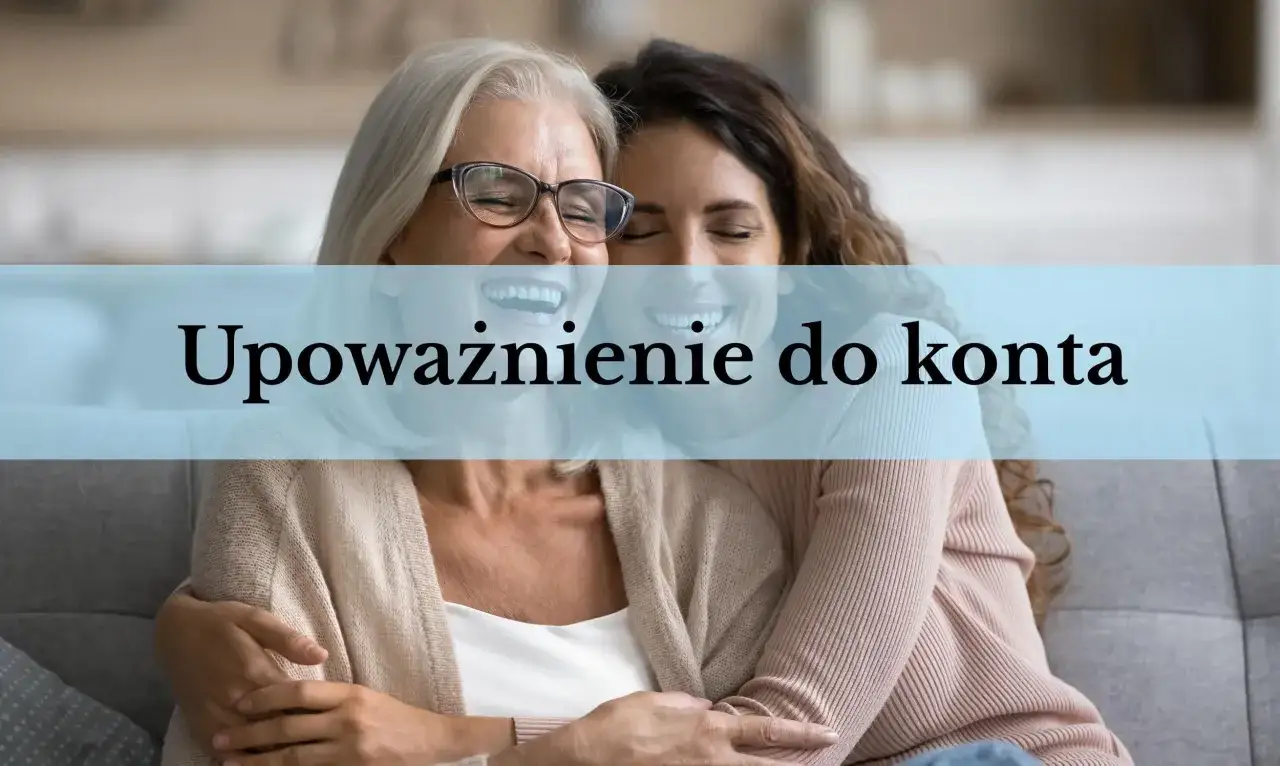Dwie kobiety przytulają się, uśmiechając. Na zdjęciu tekst: 
