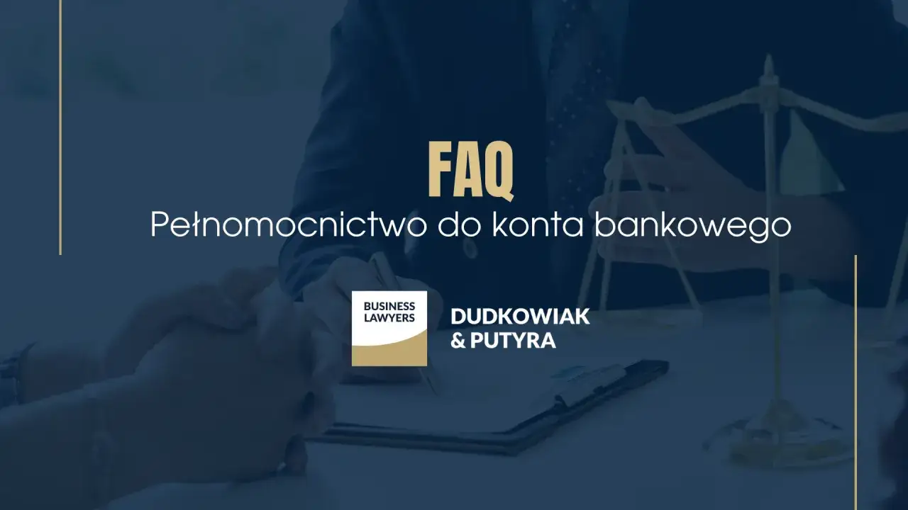 FAQ: jak upoważnić kogoś do konta bankowego. Dwie osoby podpisują dokumenty przy wadze sprawiedliwości.