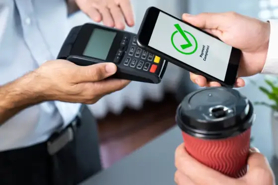Jak płacić telefonem? Google Pay, Apple Pay i BLIK